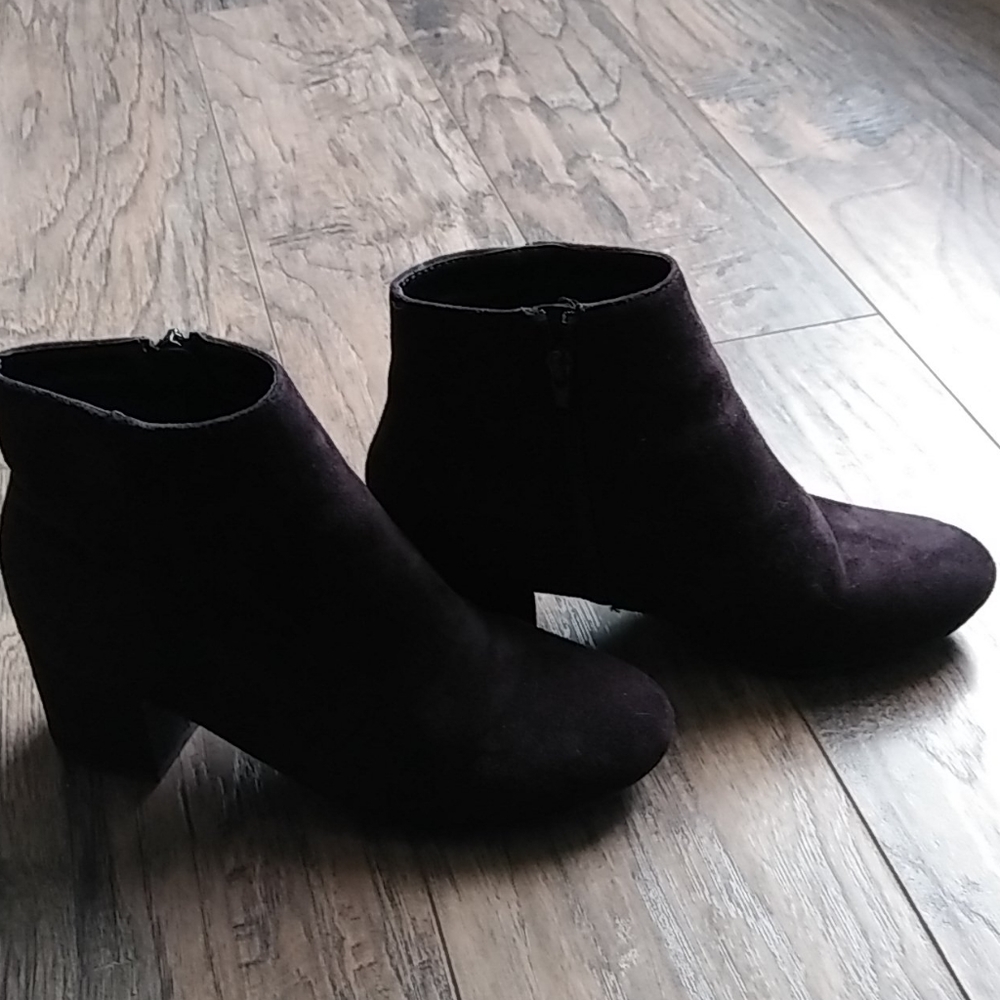 Faux suede cute ankle booties